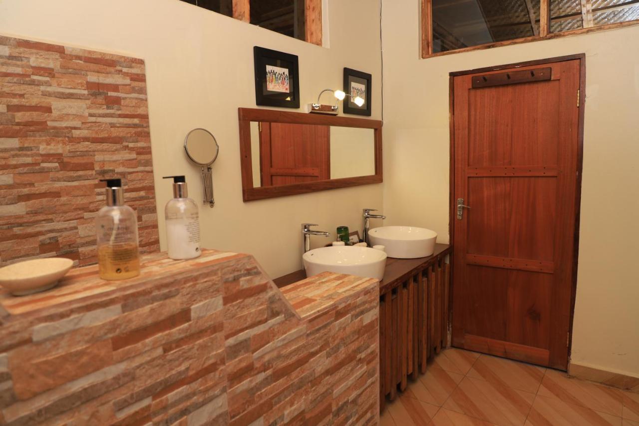 Nkuringo Bwindi Gorilla Lodge Экстерьер фото